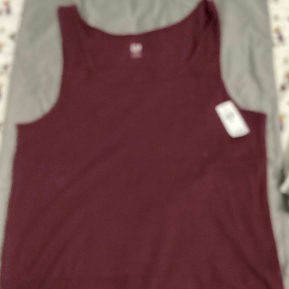 GAP Women’s Tank Top-Burgandy NWT XXL - Picture 1 of 1